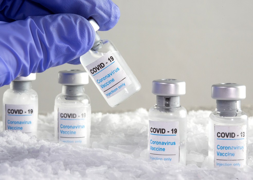 Agência reguladora do Reino Unido alerta que pessoas com 'histórico de reação alérgica significativa' não devem tomar vacina da Pfizer contra Covid-19